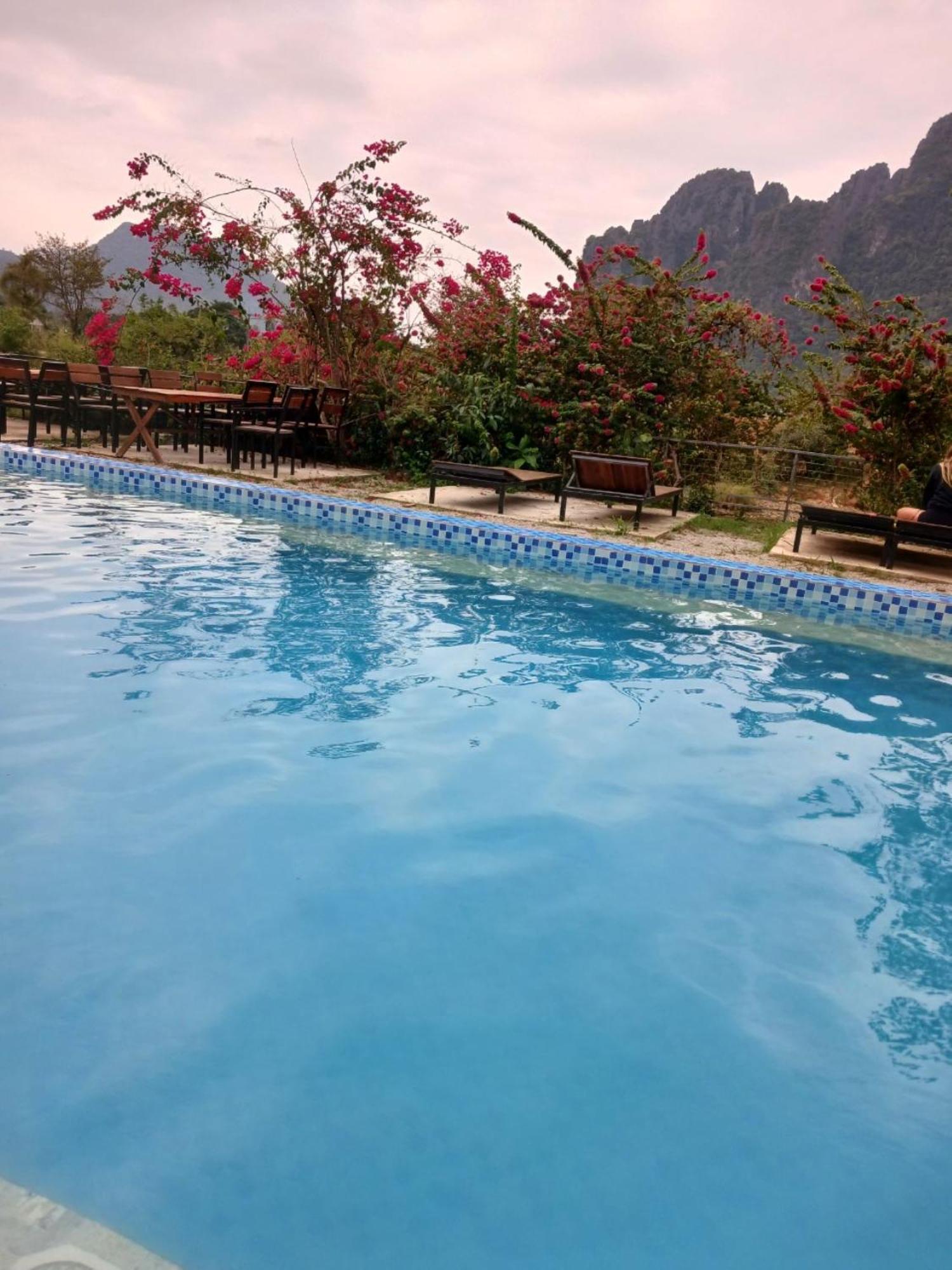 Riverside Garden Hostel Vang Vieng Exterior foto